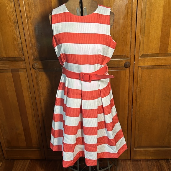 Coral and white striped dress with hidden pockets and removable belt - Picture 2 of 14